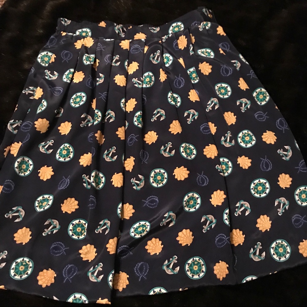 Fun anchor design skirt!💛